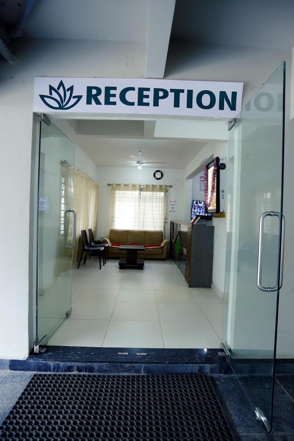 Hotel Gurudev Residency Bangalore Bagian luar foto